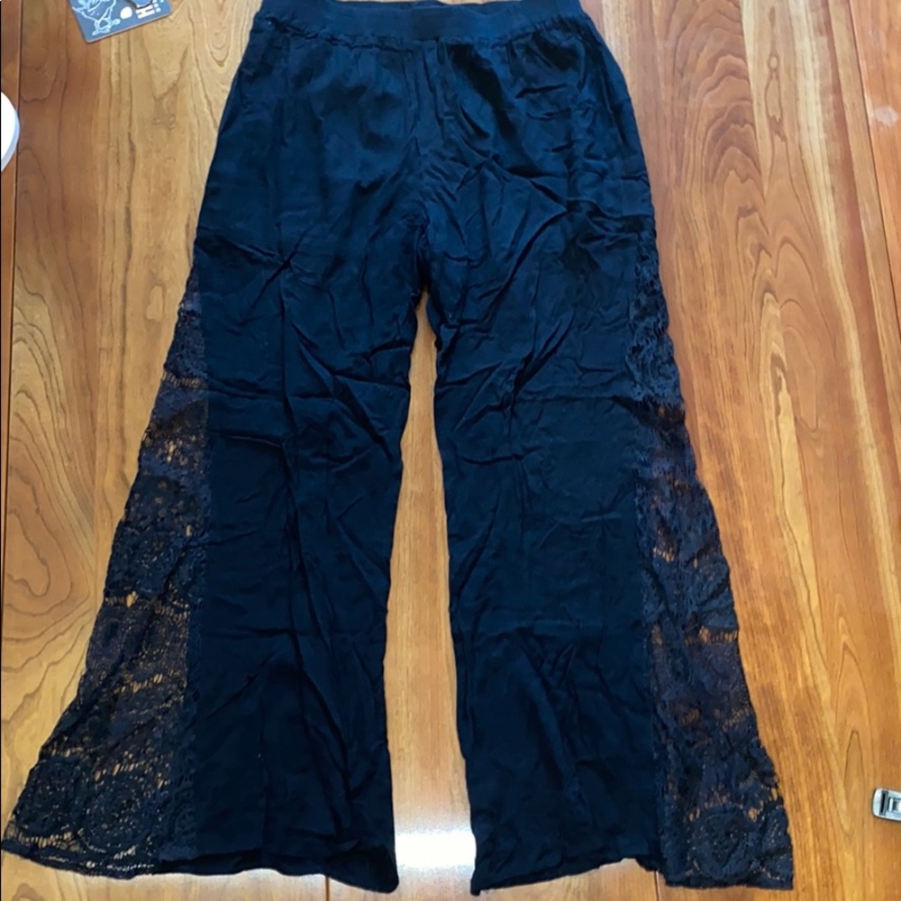 “Very J” lace, pull on, bell bottom pants